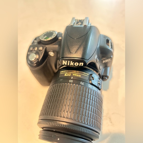 Nikon D3100 DSLR Camera with 55-200mm lens - Picture 5 of 13